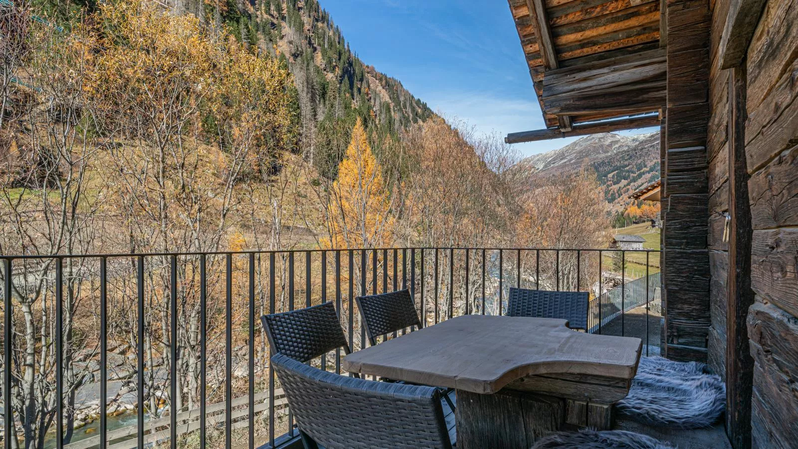 Raneburg 4 Futterhaus-Terrace balcony