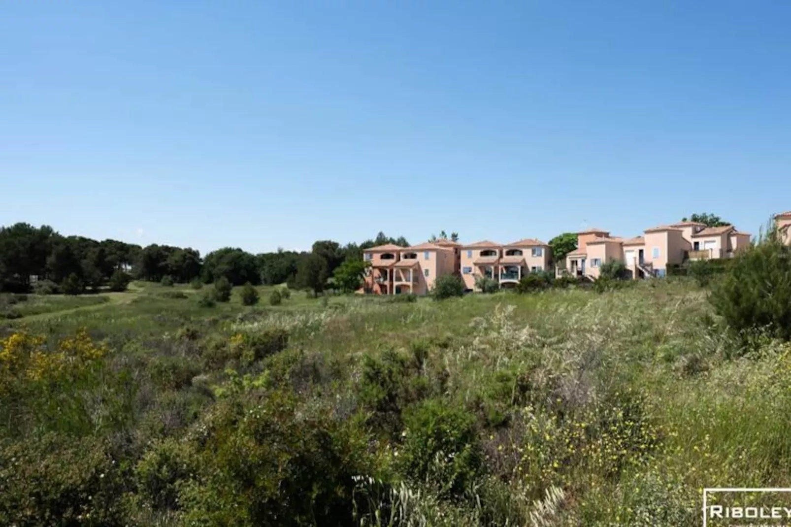 Spacieuse Villa Au C&oelig;ur Du Golf De B&eacute;ziers-Untagged