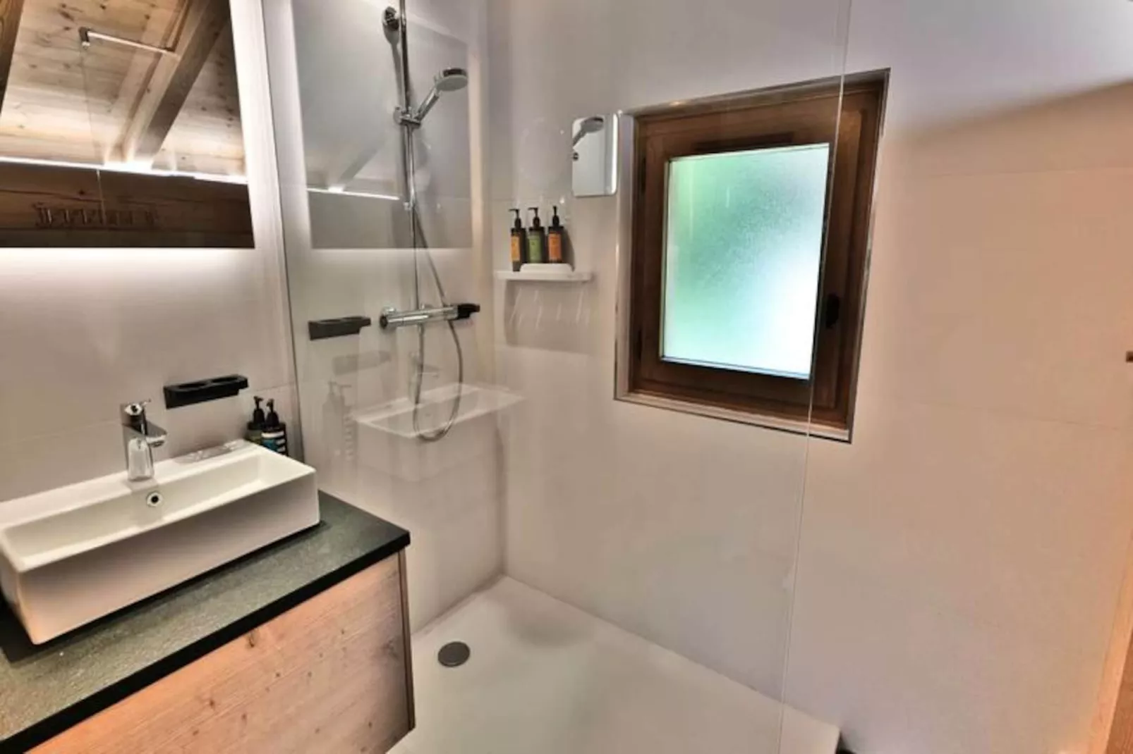 Chalet Kleros-Non tagué