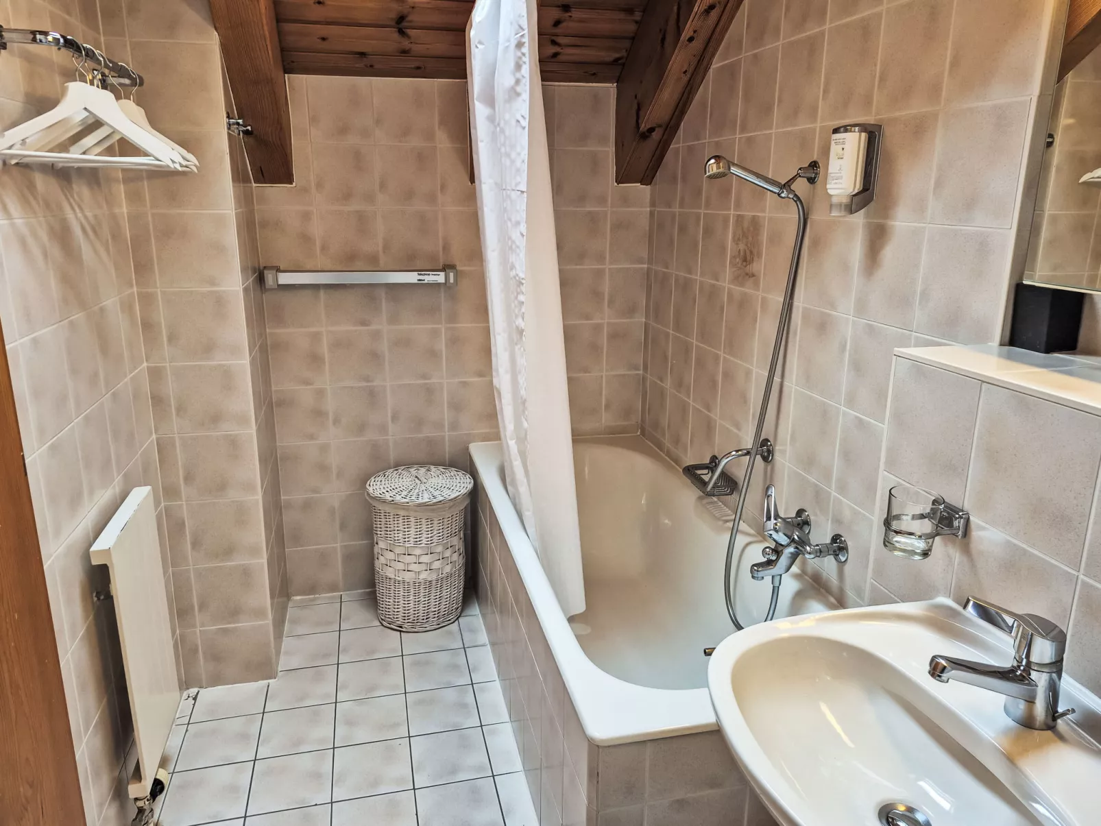 Les Thermalies 202-Inside