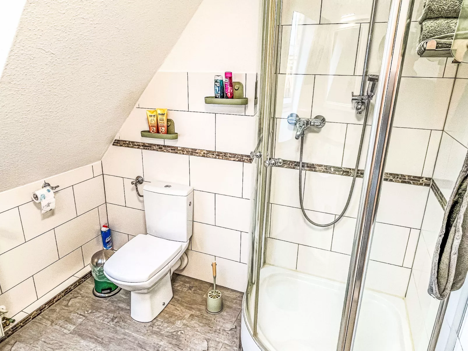 Die Dorfperle-Dedans