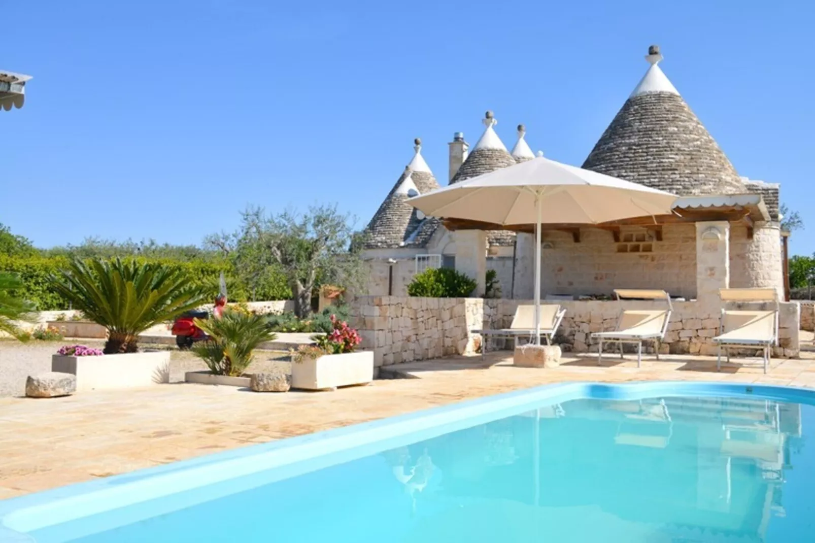 Holiday home Cisternino-Trullo Ulivo Antico-Piscine