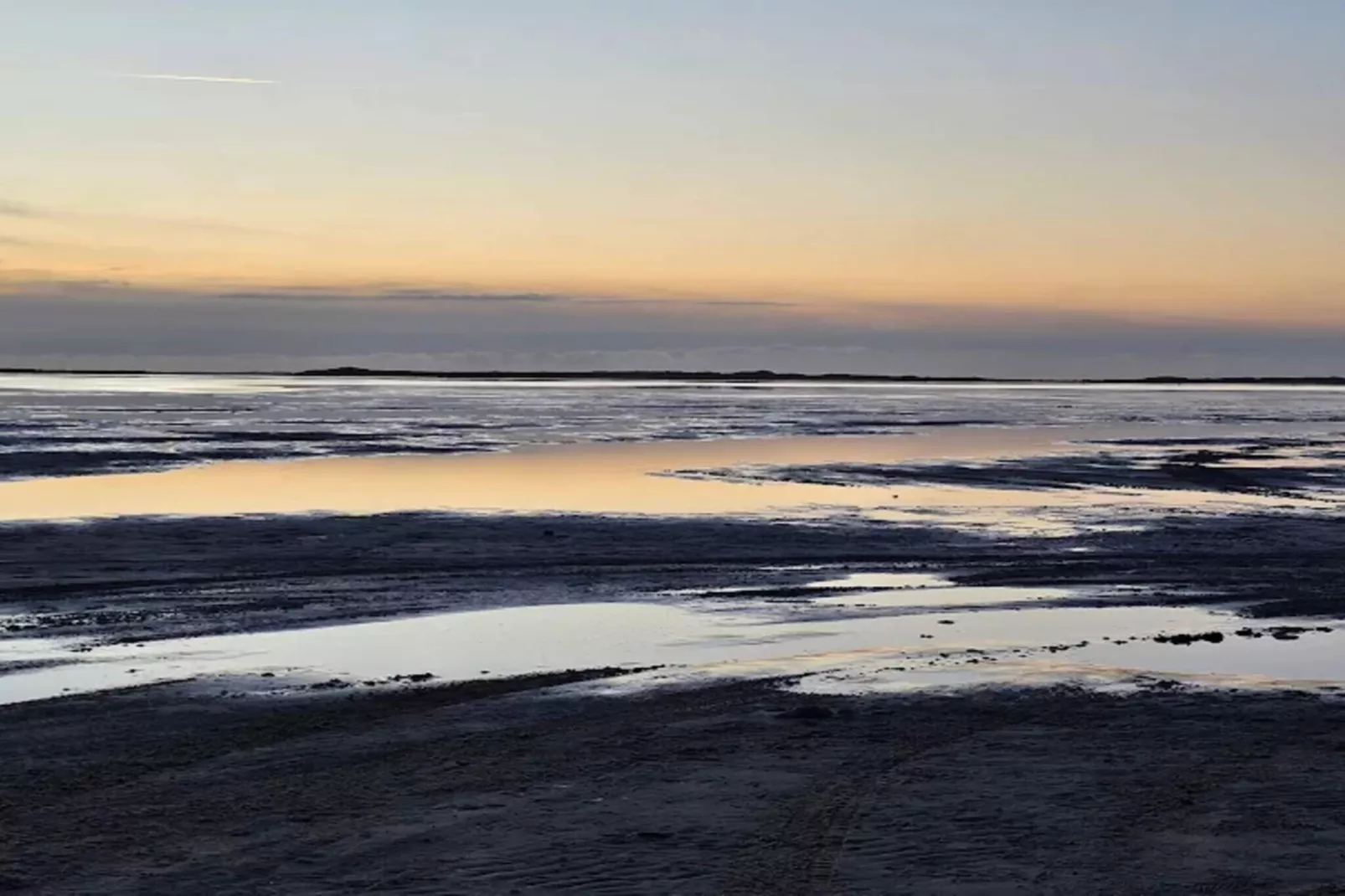 Luxury Retreat with Sauna - By Traum Ferienwohnungen-Water view