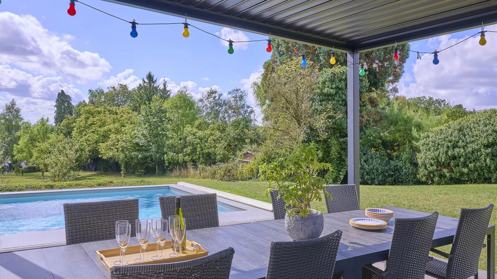 Maison Oscar-Garten Sommer