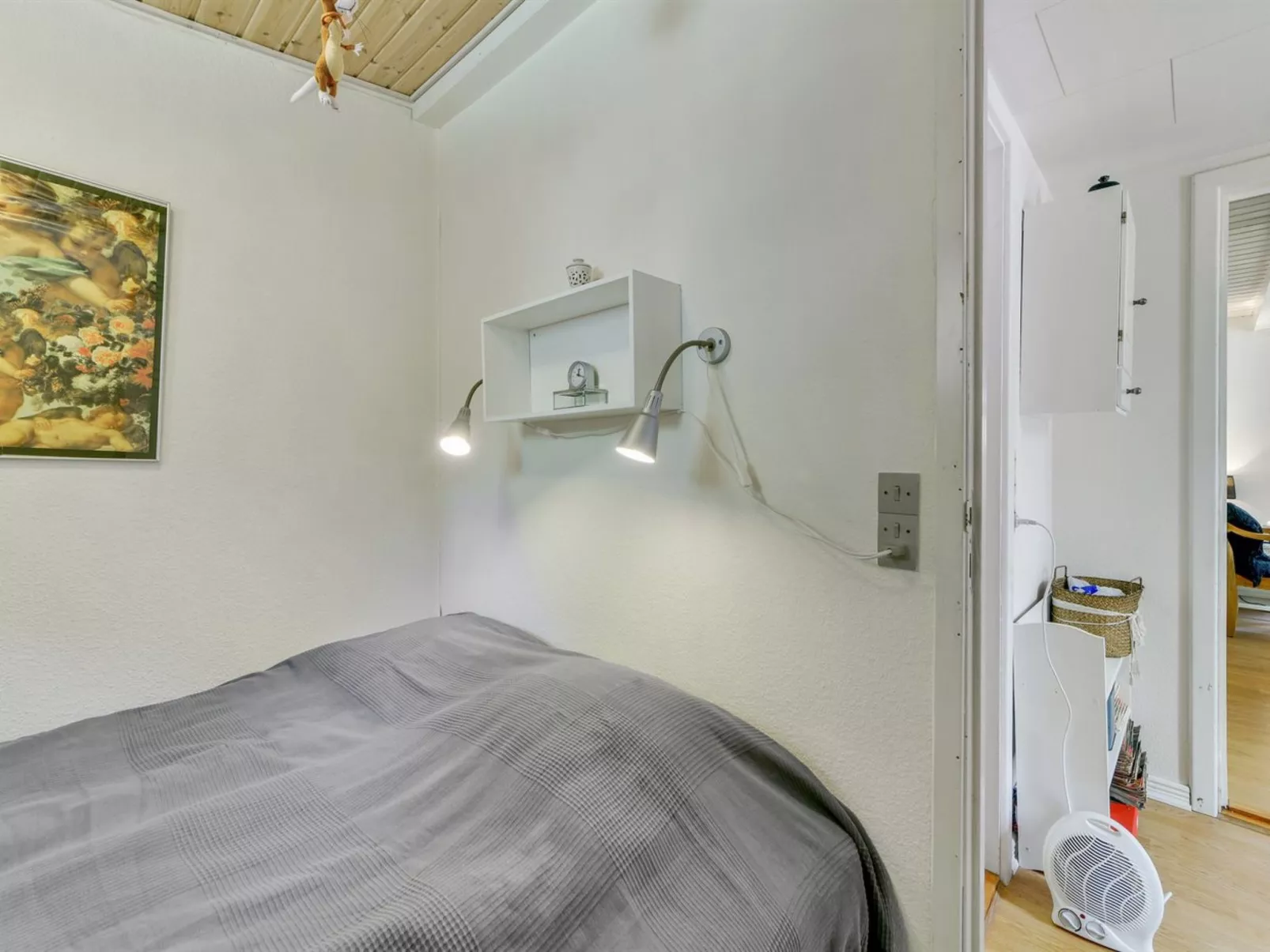 "Deik" - 2km to the fjord-Inside