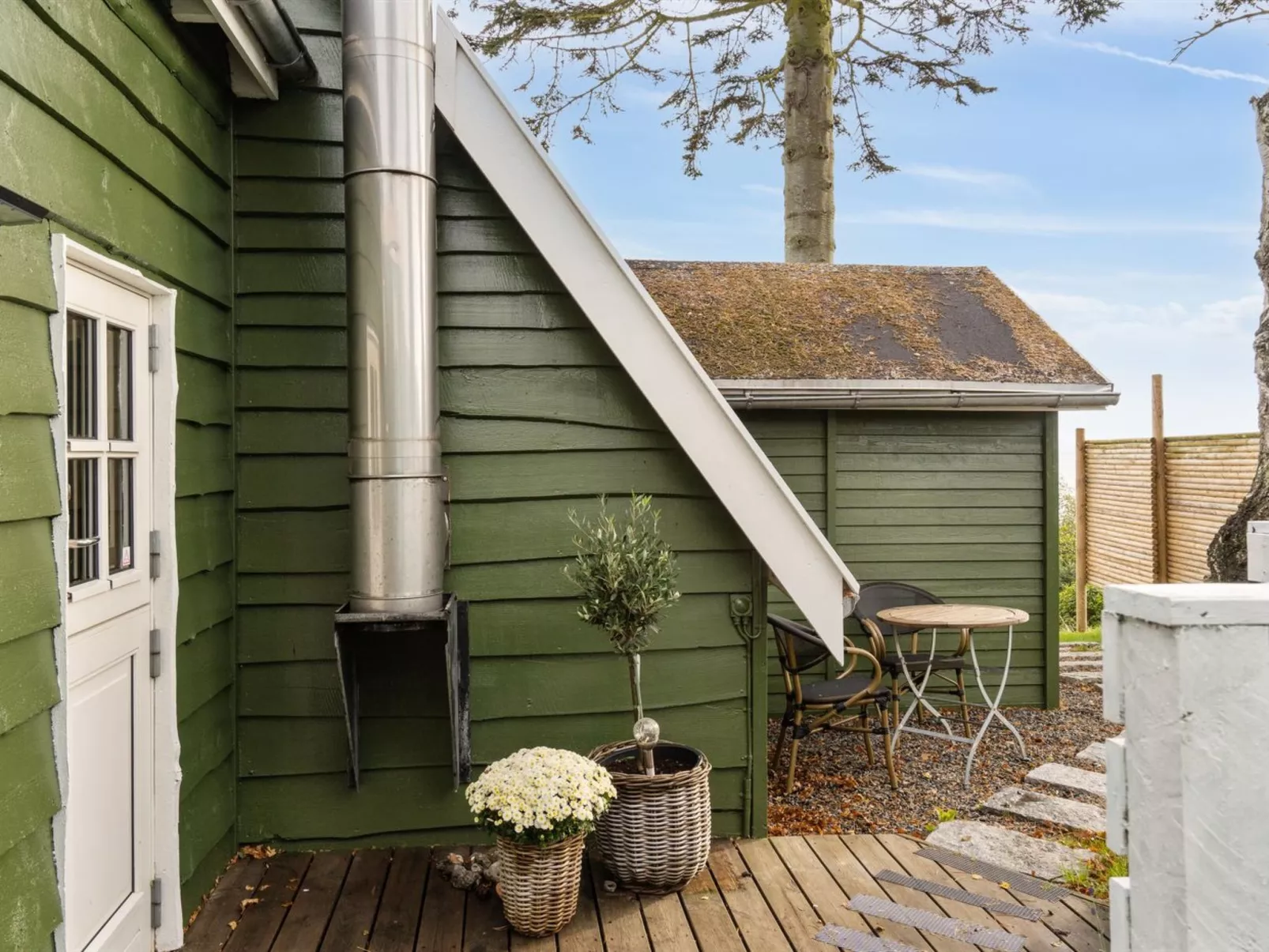 "Fifi" - 10m to the fjord-Outside