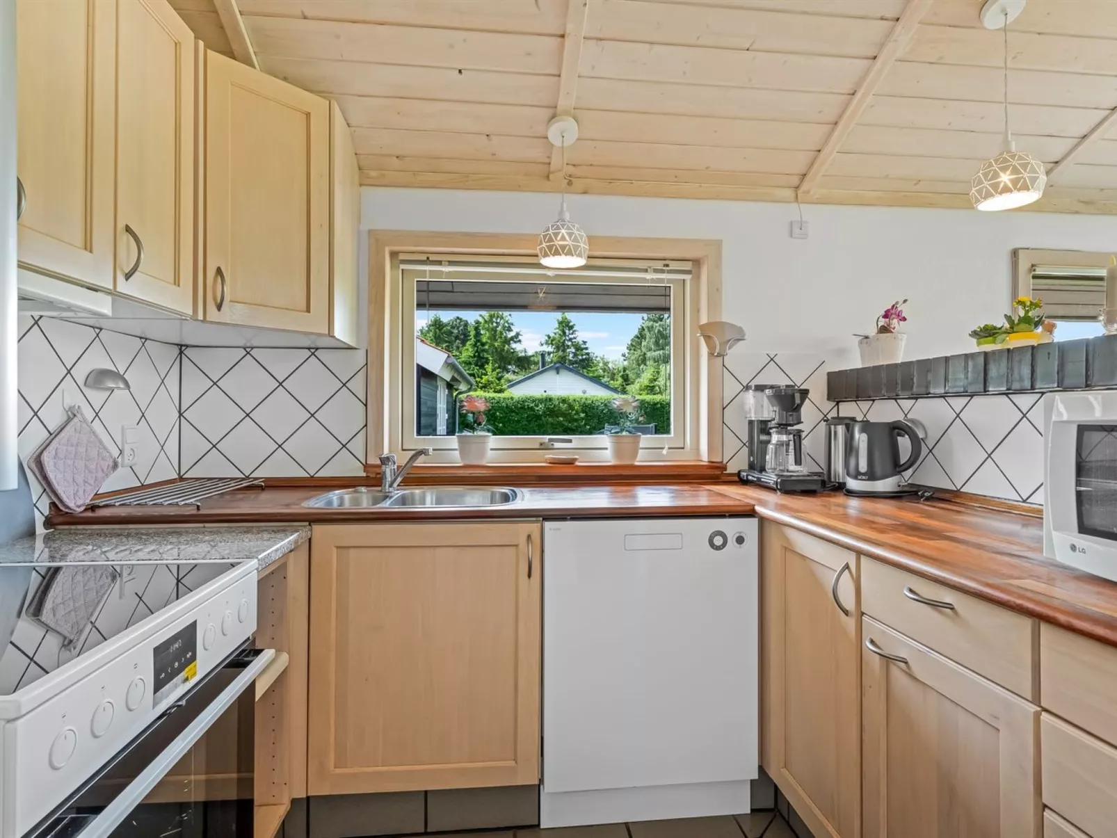 "Egino" - 1km from the sea-Inside