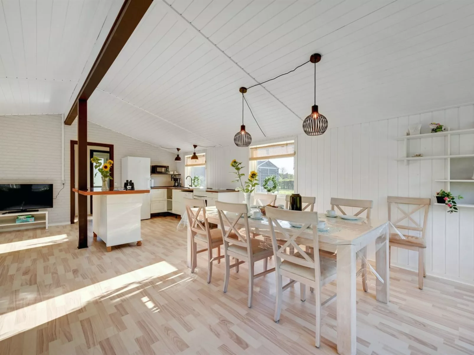 "Valdemar" - 350m to the fjord-Dedans