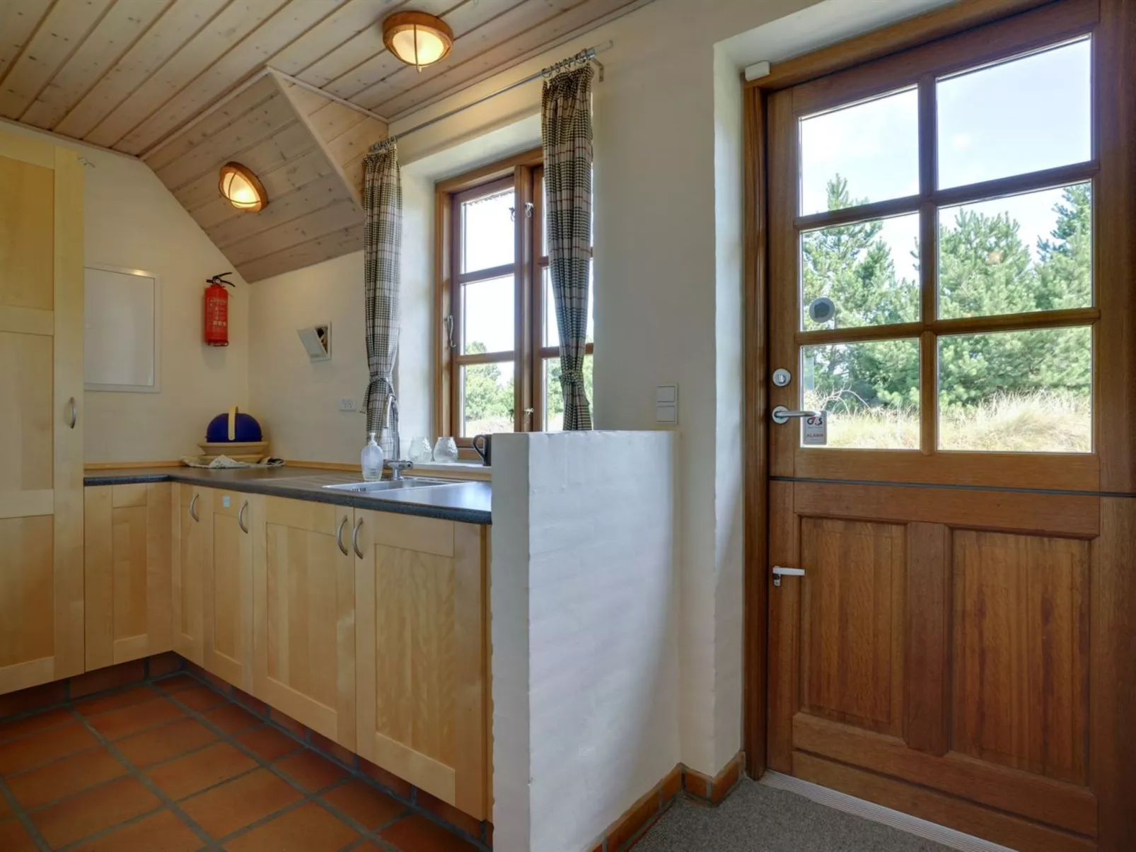 "Siegried" - 2.2km from the sea-Inside