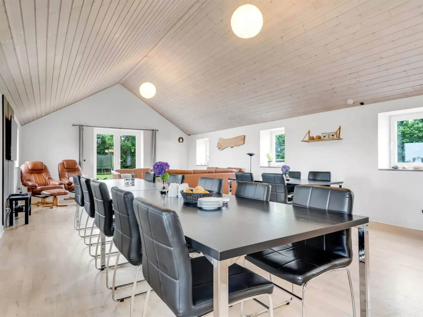 "Folkar" - 3km to the fjord-Inside