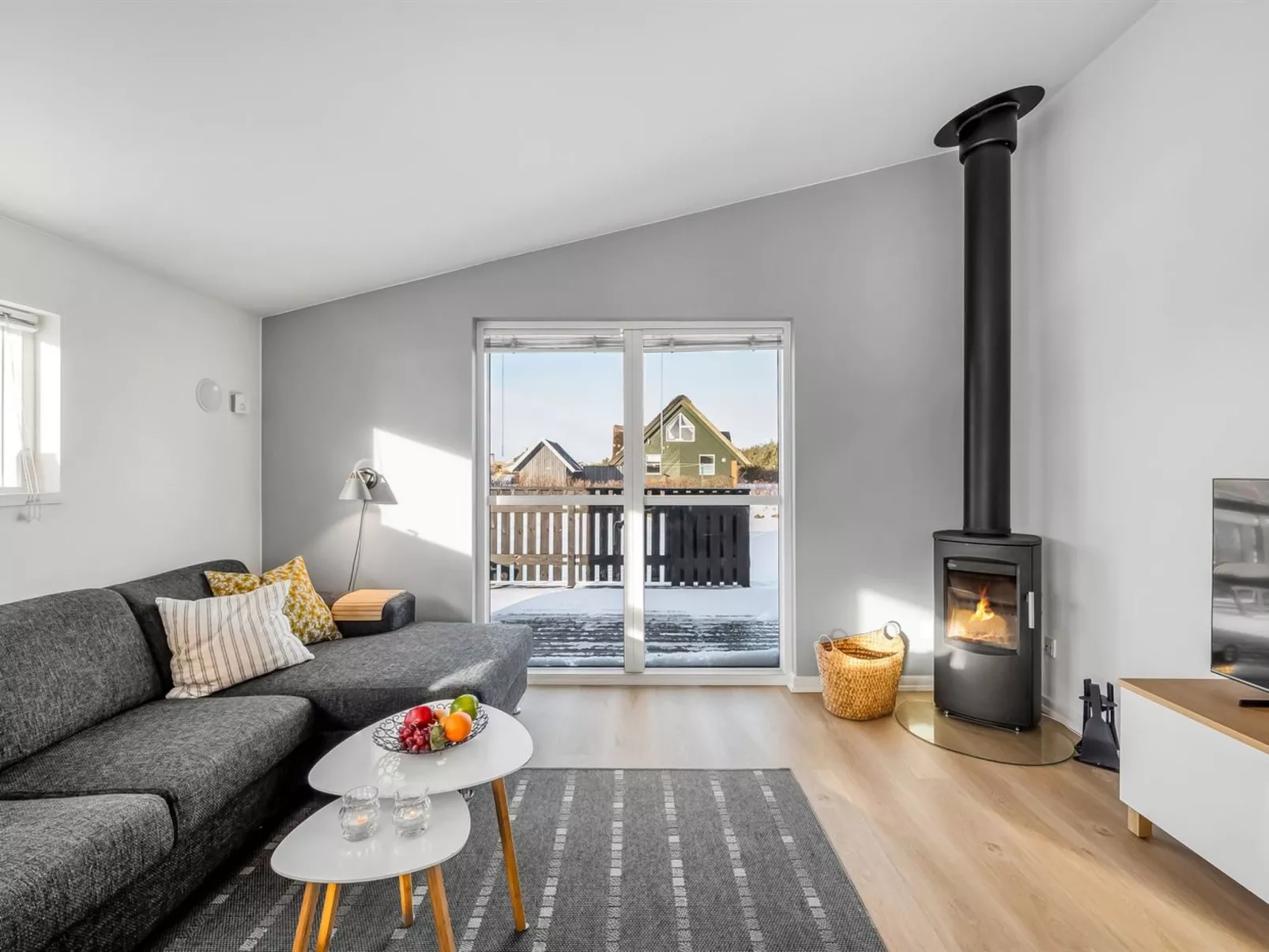 "Damaskin" - 300m from the sea-Drinnen