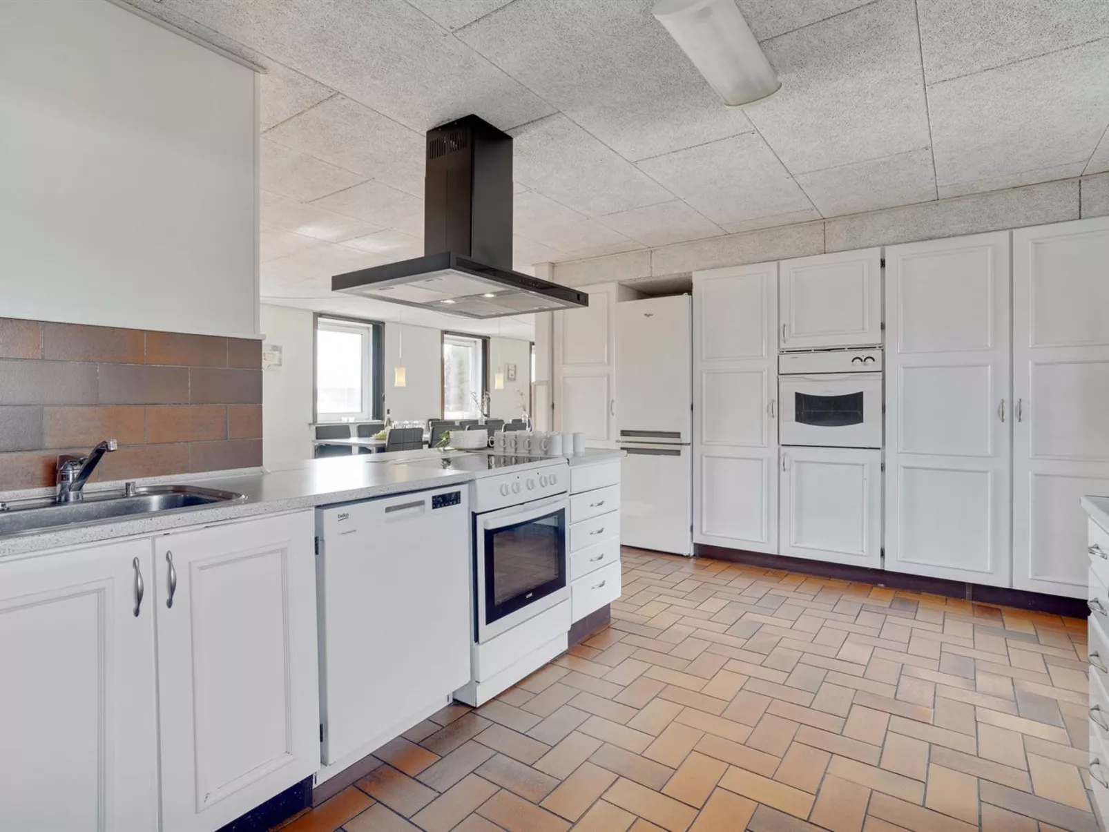 "Rahild" - 2km to the fjord-Inside