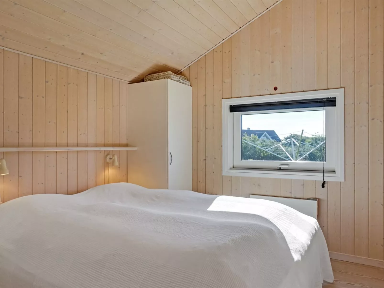 "Brynjolf" - 350m to the fjord-Inside