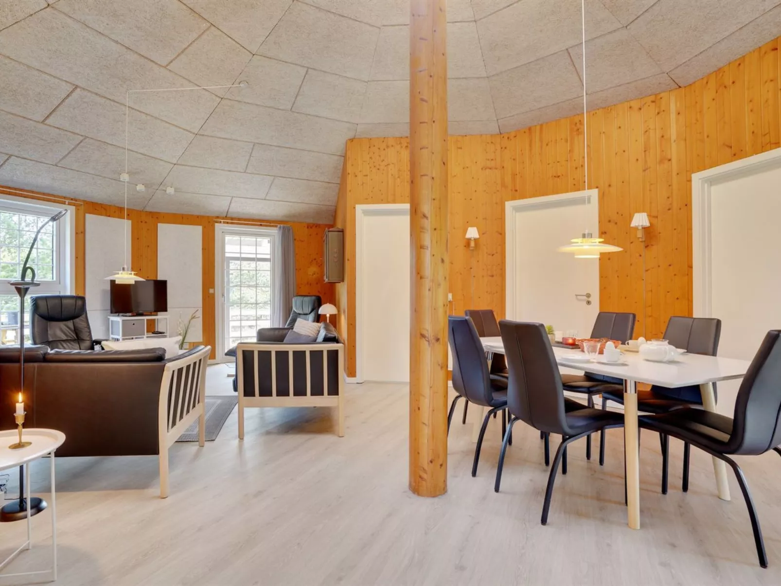 "Mariette" - 3.1km from the sea-Inside