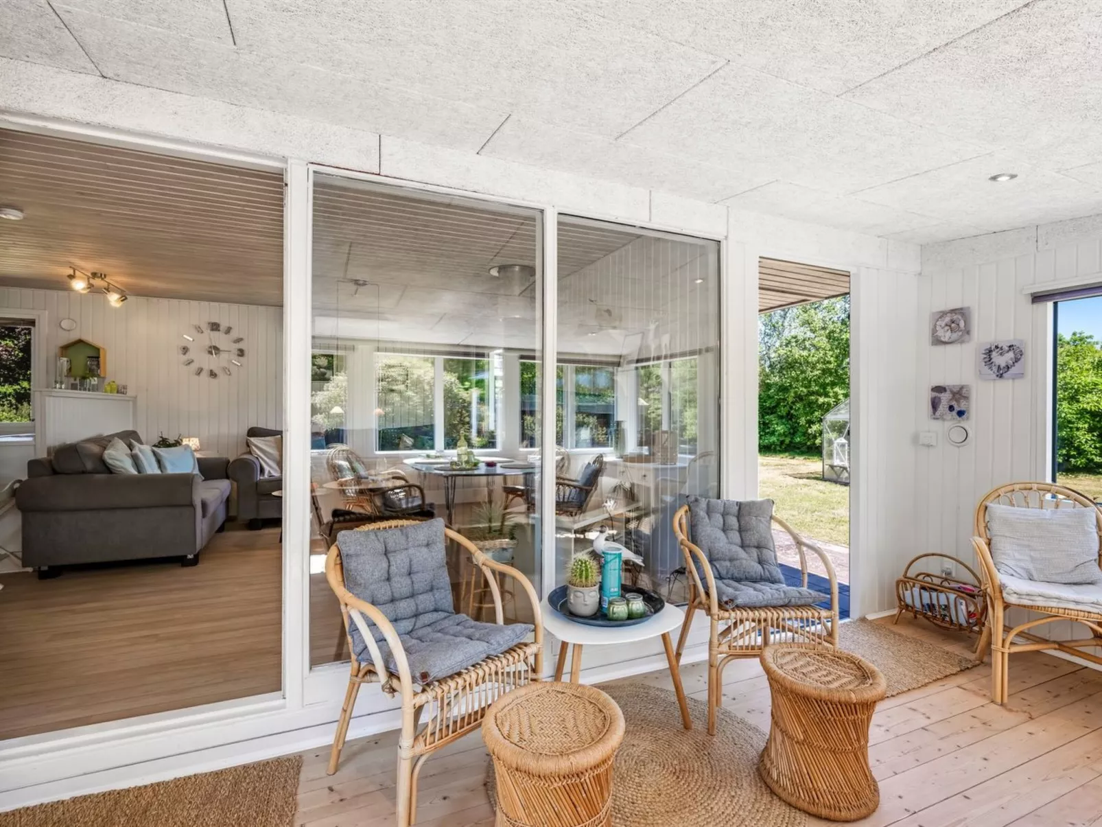 "Sebine" - 400m to the fjord-Dedans