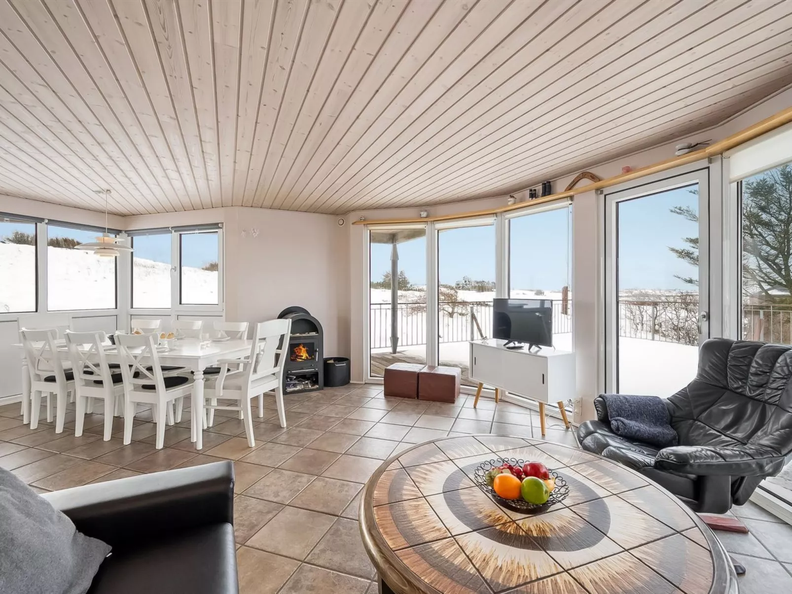 "Ginny" - 300m to the fjord-Inside