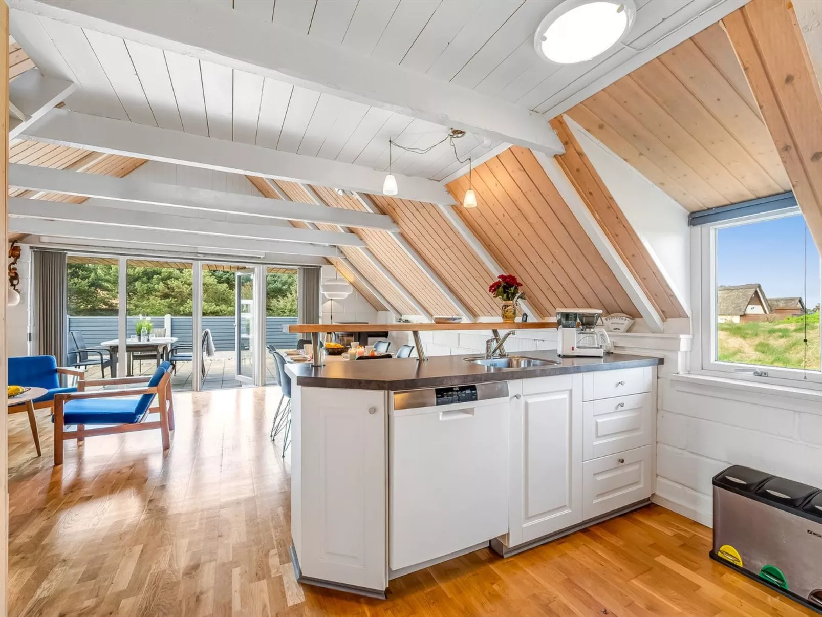 "Hemfrith" - 800m to the fjord-Dedans