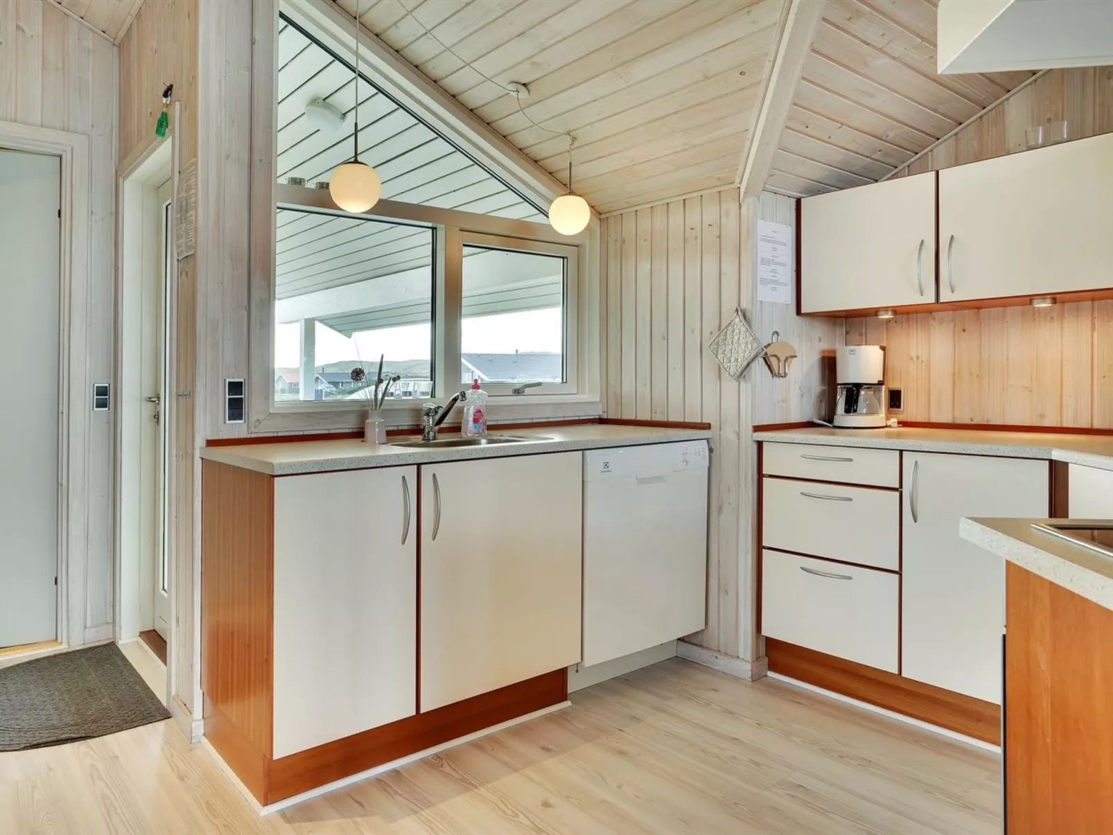 "Zaga" -  from the sea-Dedans