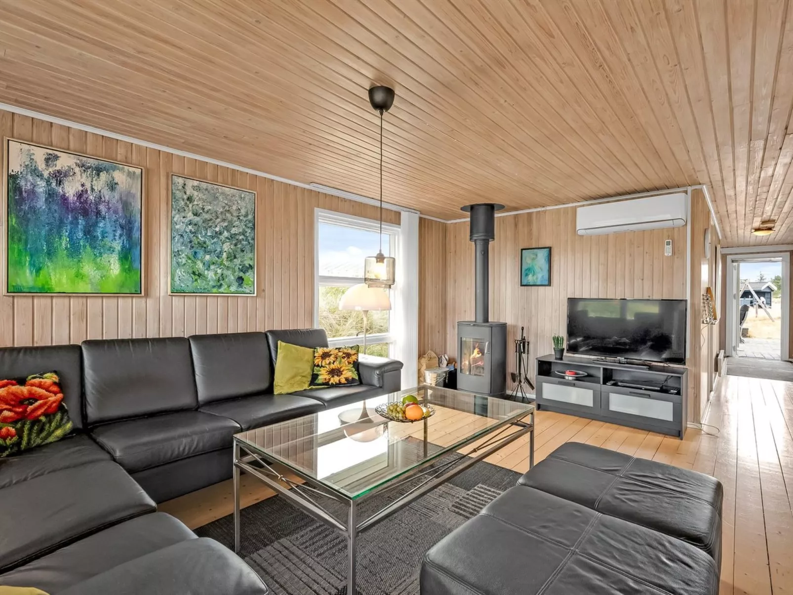 "Drifa" - 600m from the sea-Dedans