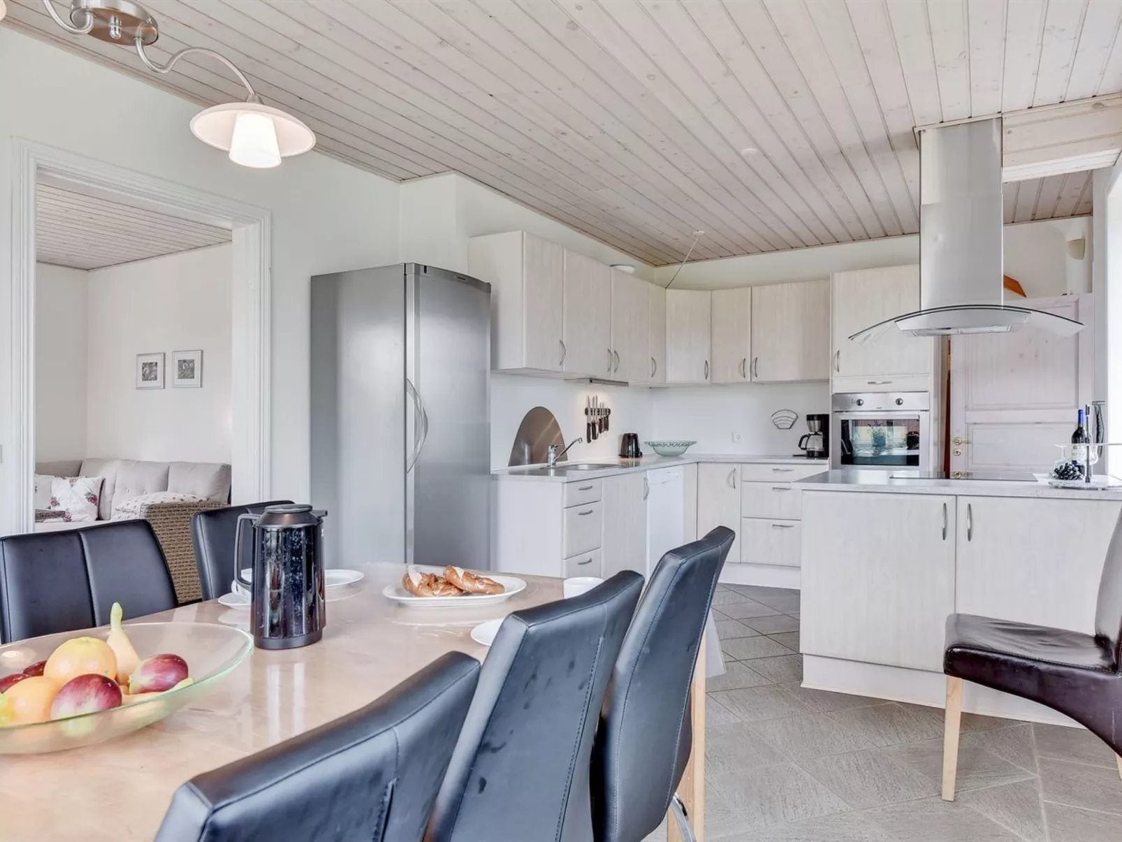 "Matthias" - 400m to the fjord-Dedans