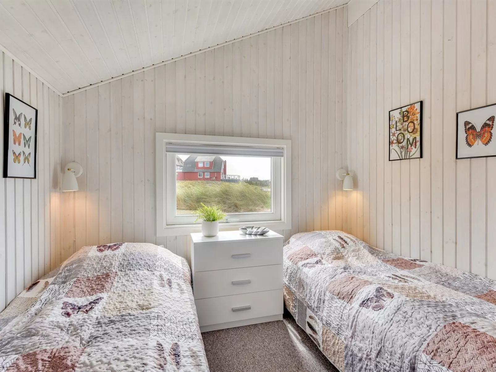 "Thrond" - 200m from the sea-Drinnen