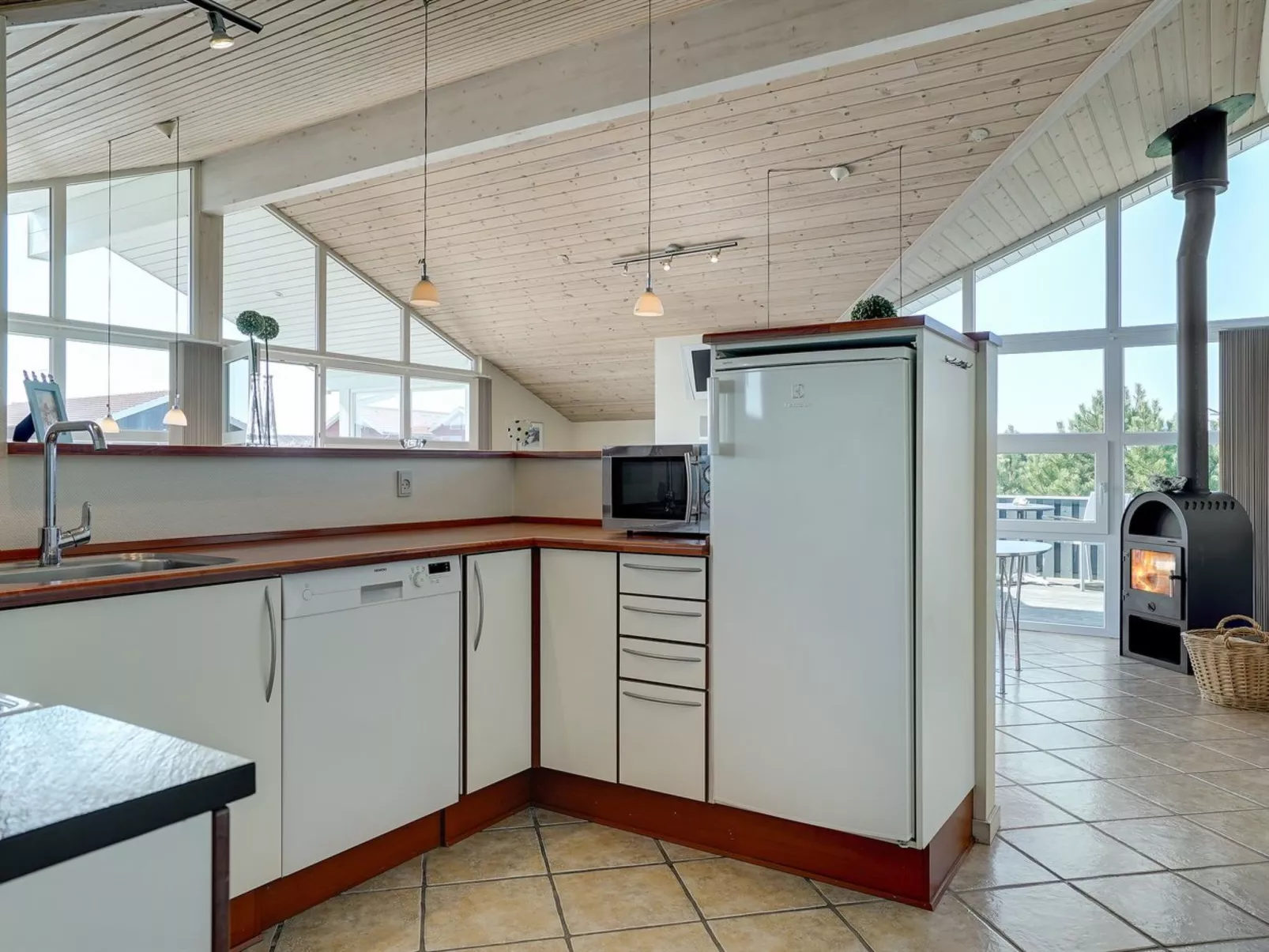 "Riste" - 450m from the sea-Drinnen