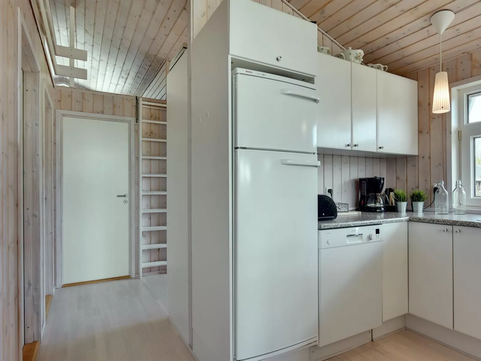 "Enja" - 150m from the sea-Drinnen