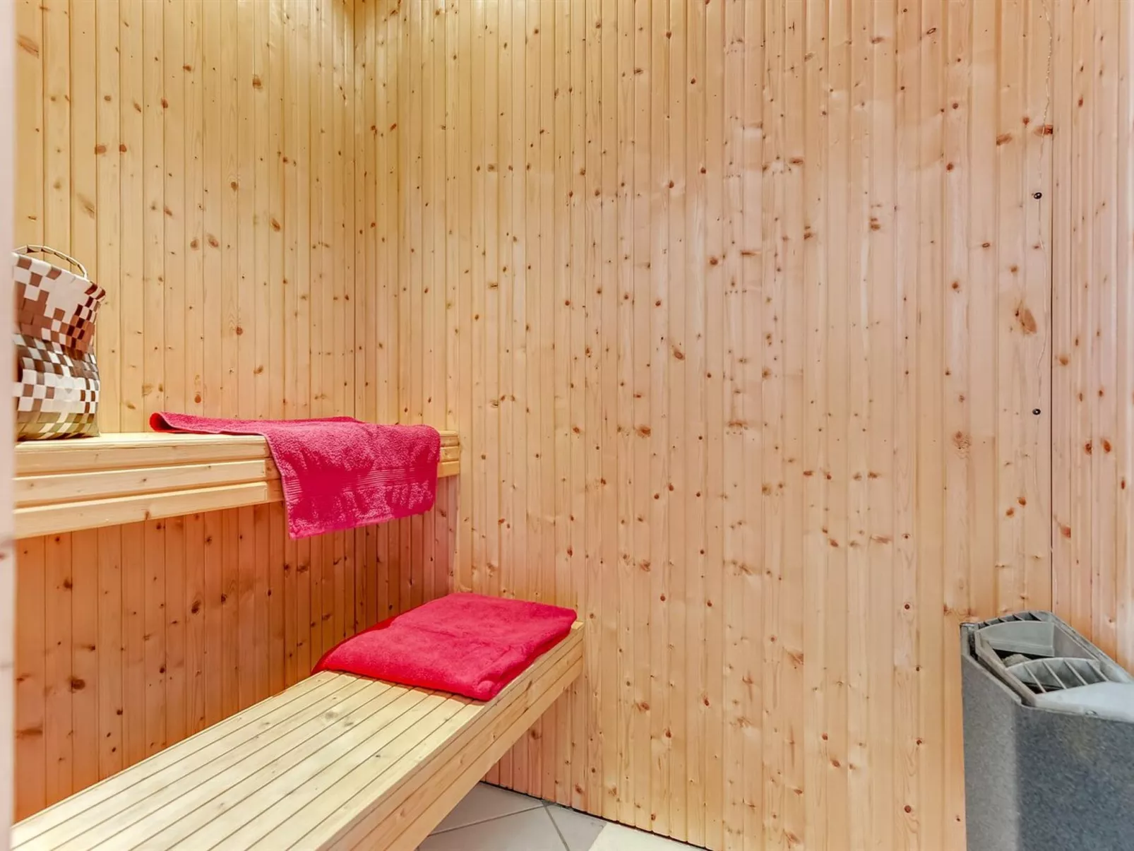 "Hvenild" - 800m from the sea-Dedans