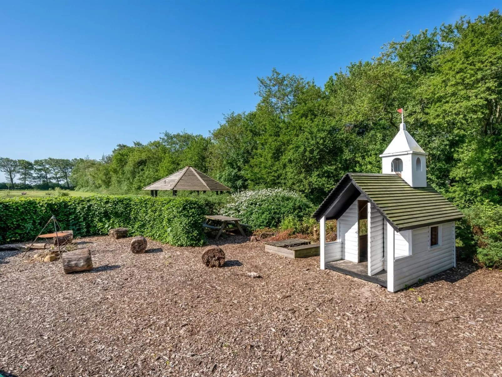 "Eini" - 4.5km from the sea-Outside