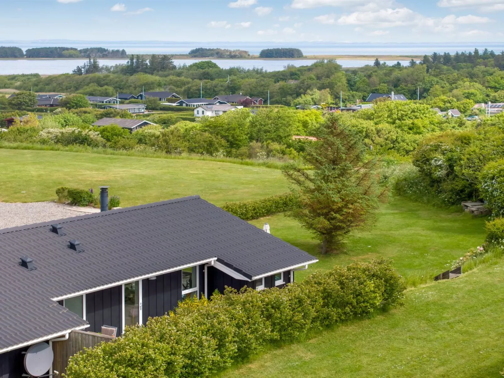 "Tanna" - 330m to the fjord-Outside