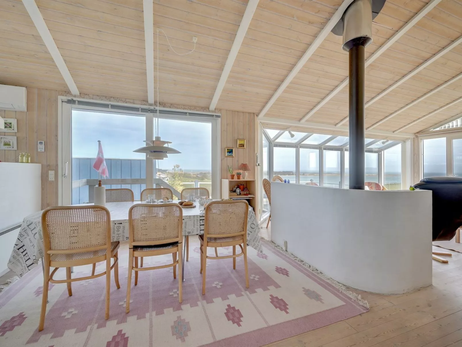 "Rajna" - 95m to the fjord-Inside