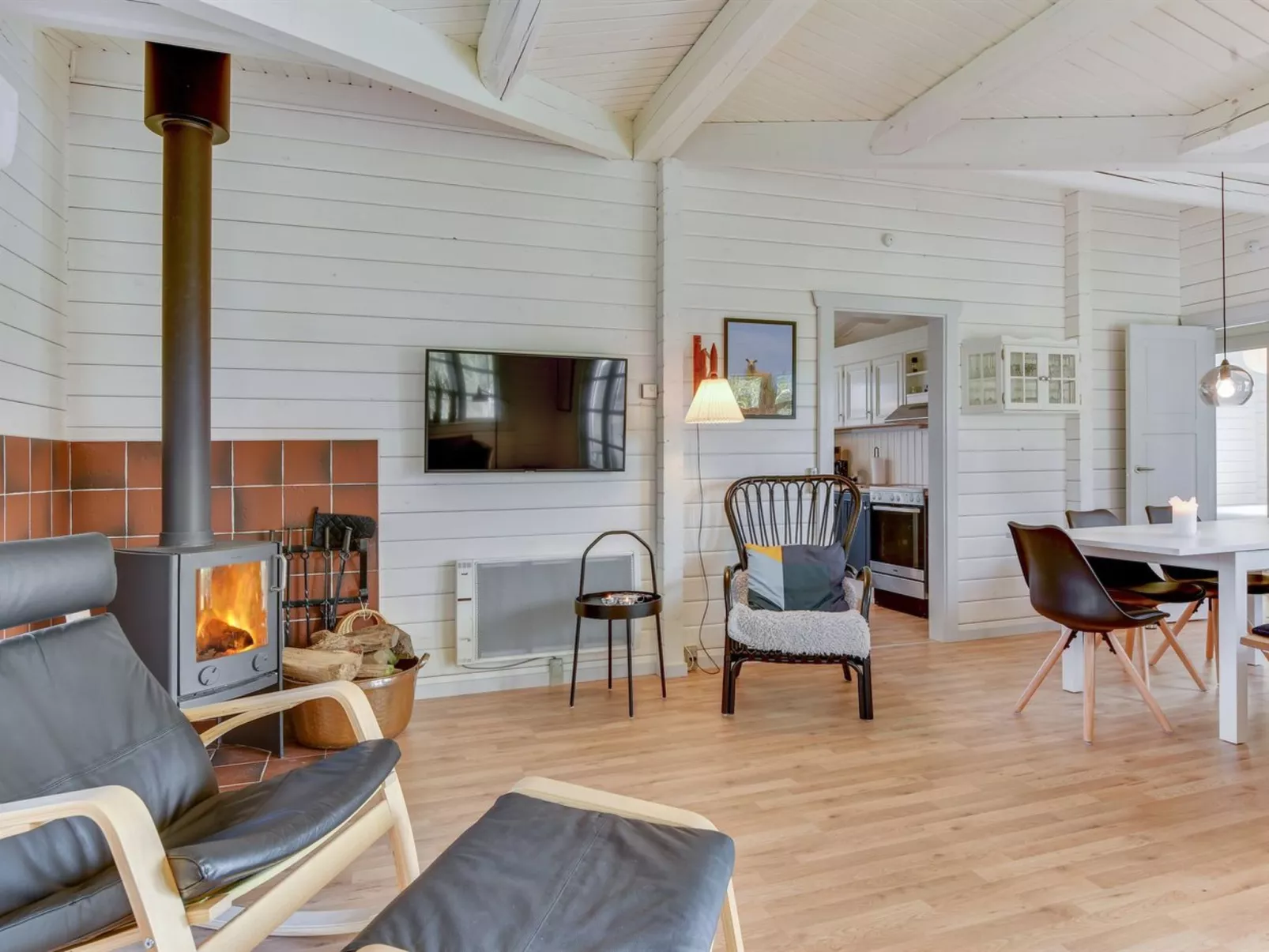 "Semund" - 2km from the sea-Inside