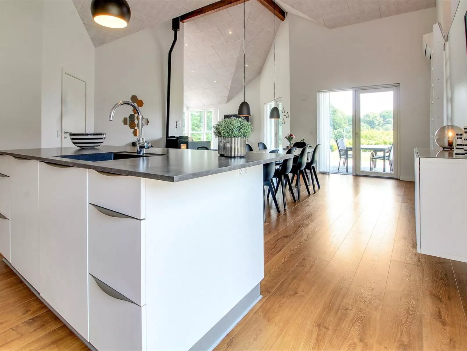 "Thorfin" - 200m from the sea-Inside