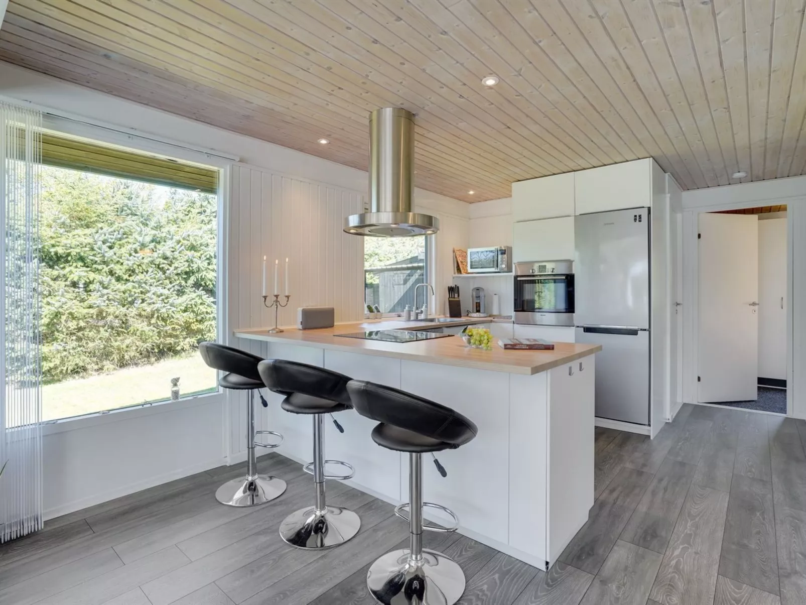 "Matilde" - 400m to the fjord-Inside