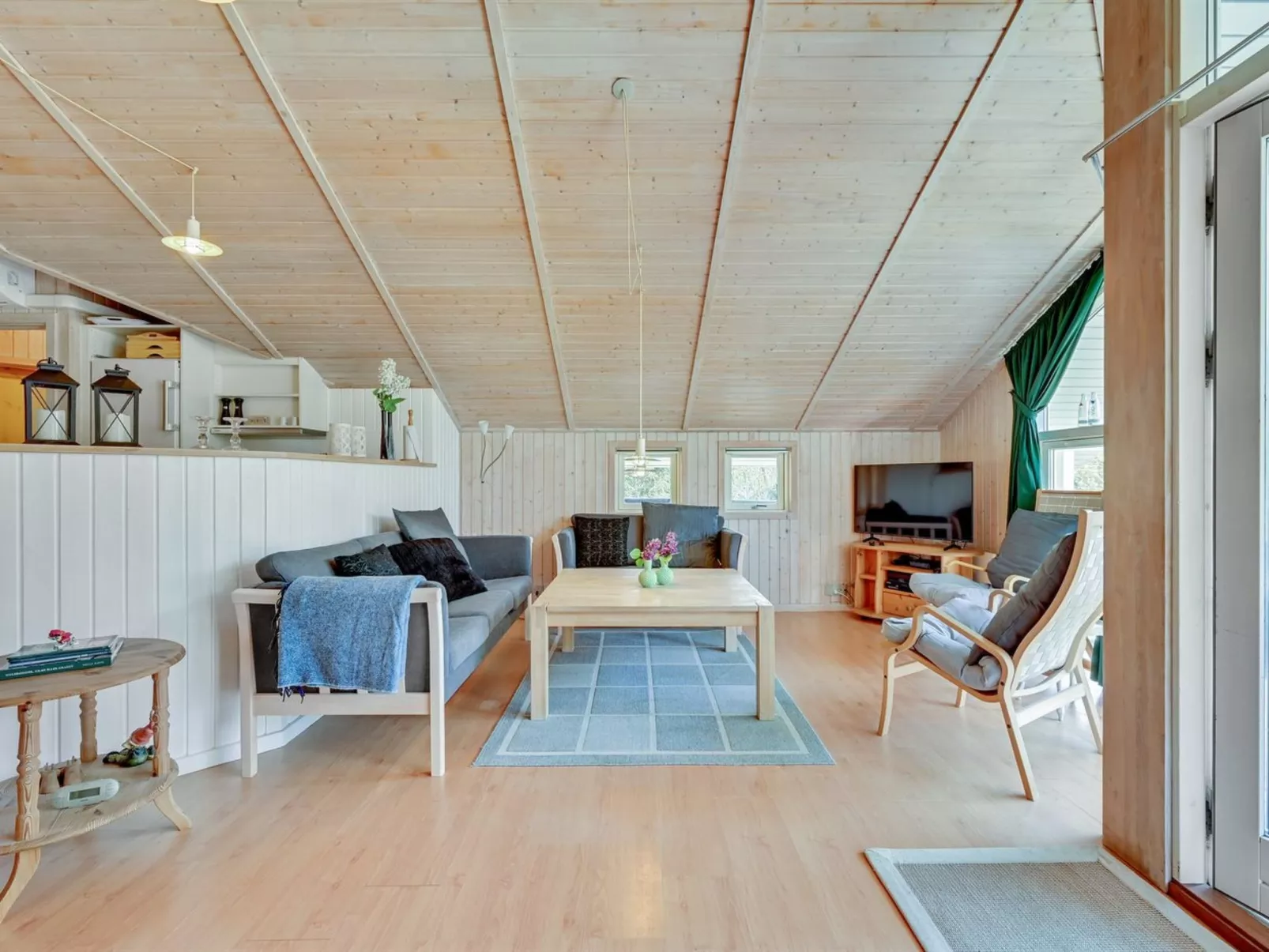 "Landuin" - 230m from the sea-Inside