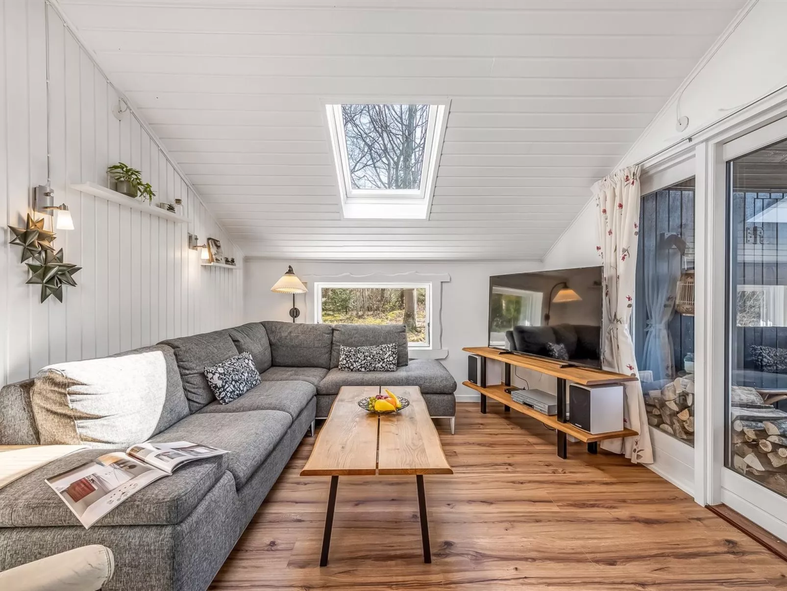 "Caya" - 450m to the fjord-Drinnen