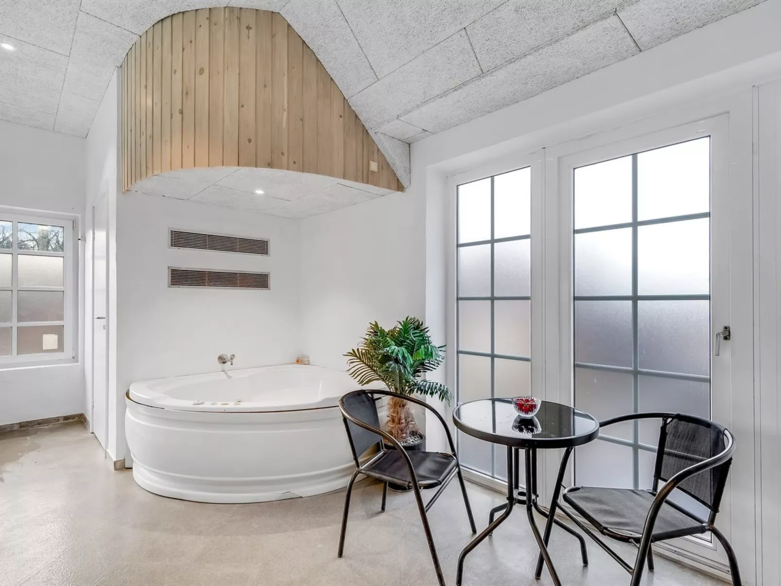 "Thana" - 1.4km from the sea-Dedans