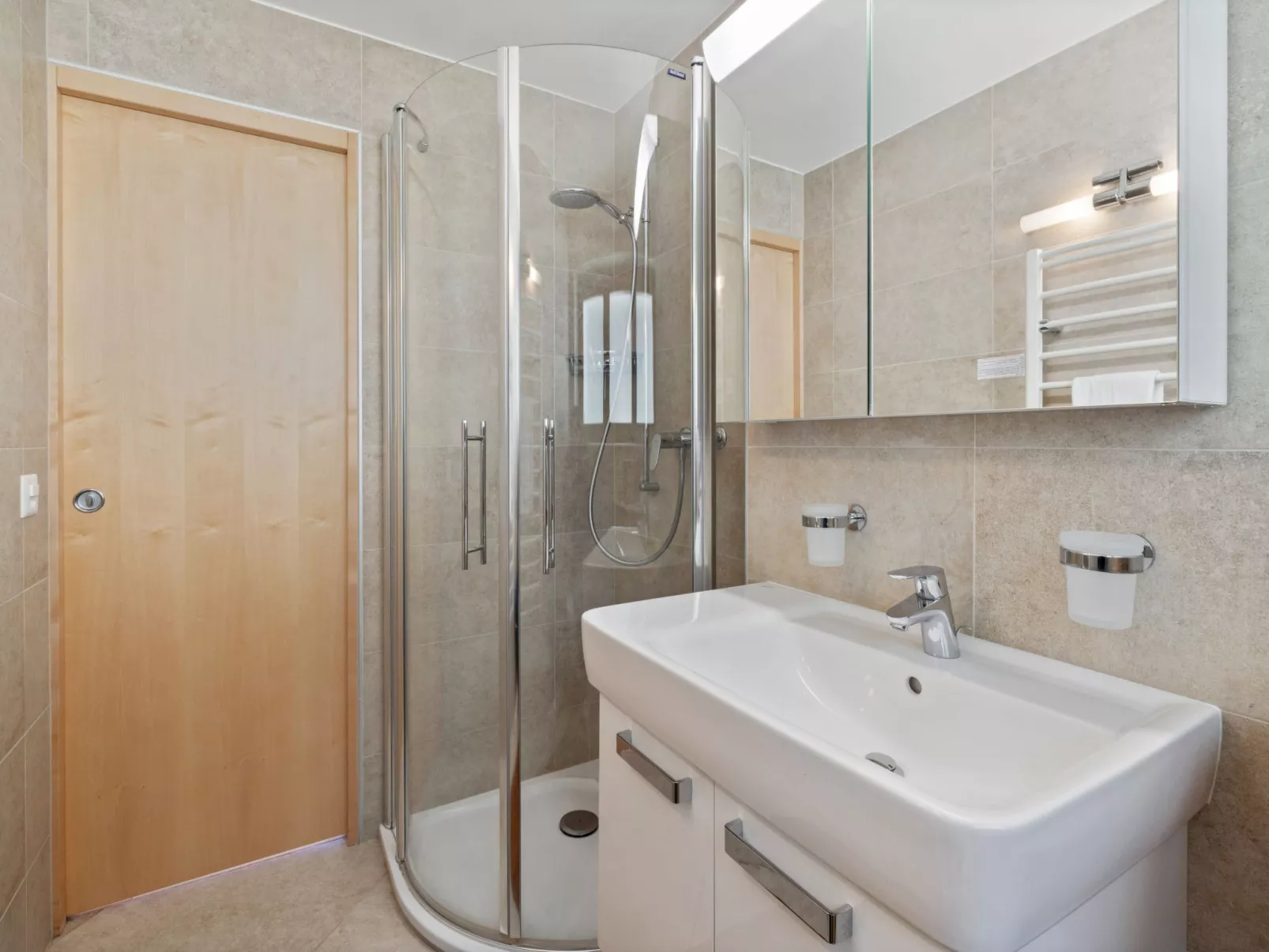 Les Aiguilles Vertes Rez inférieur-Inside