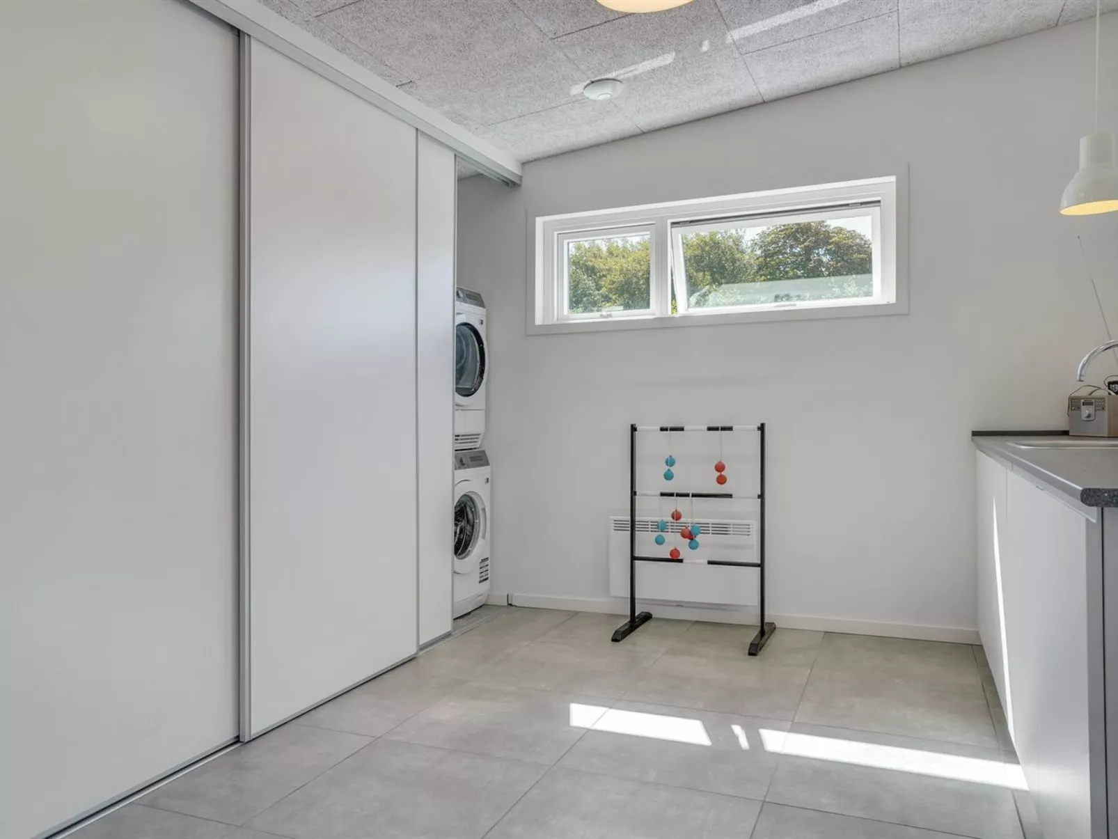 "Aila" - 1.4km from the sea-Drinnen