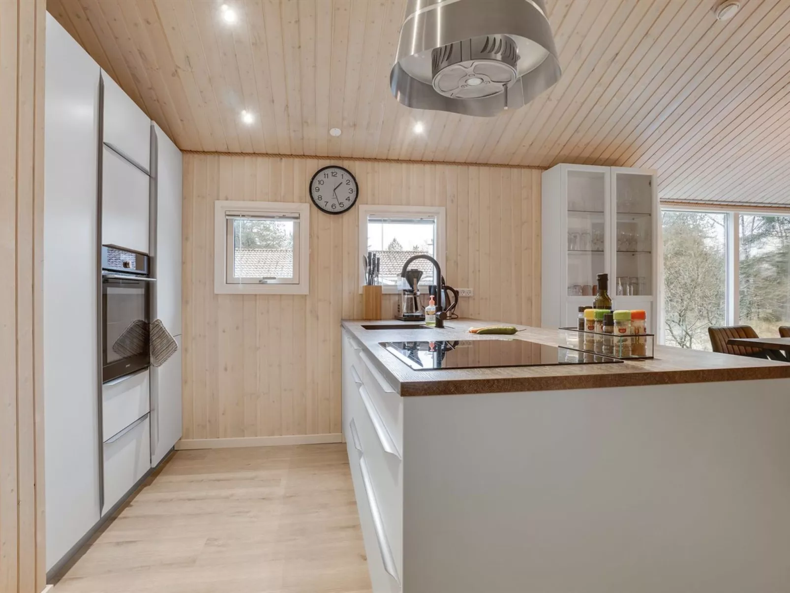 "Sighbiorn" - 950m from the sea-Inside