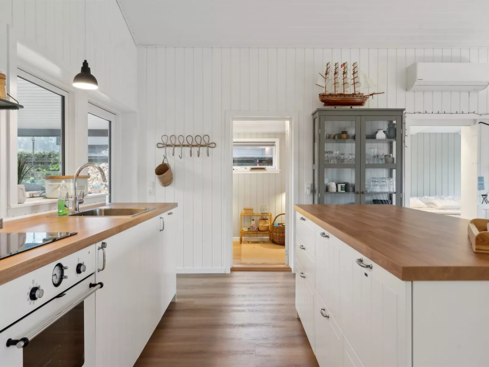 "Pedersen" - 50m from the sea-Inside