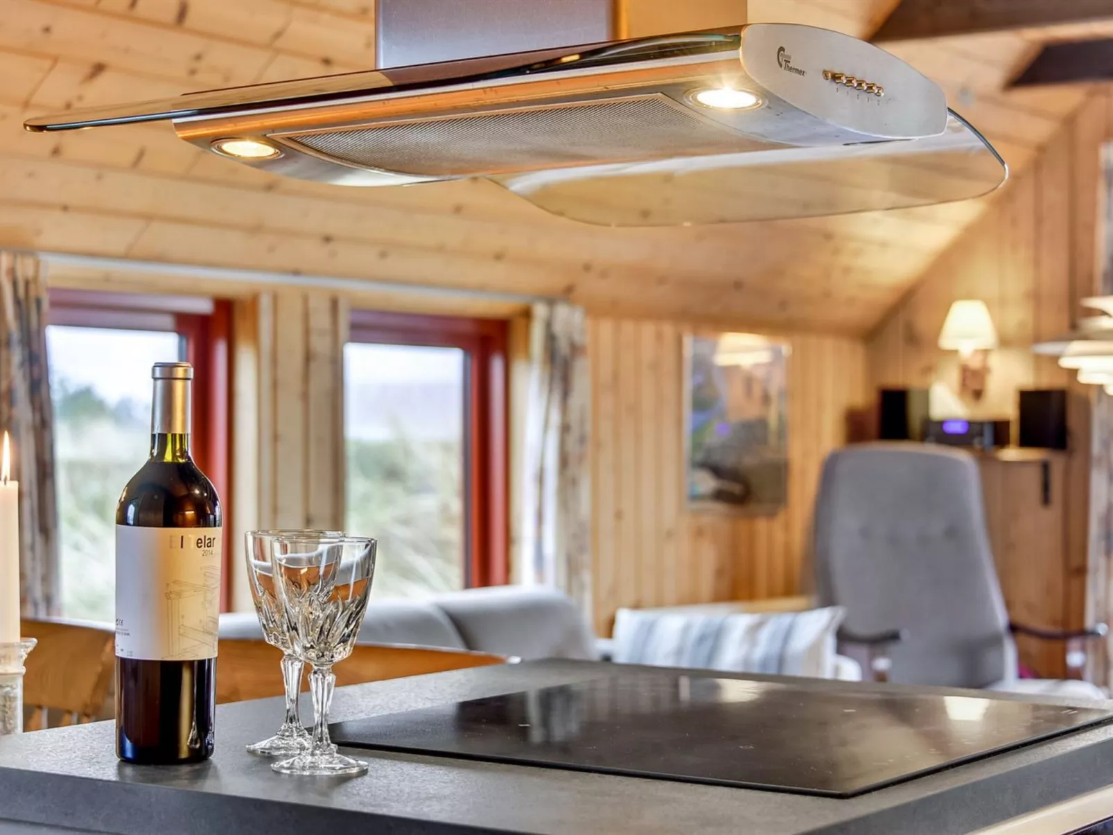 "Rayne" -  from the sea-Drinnen