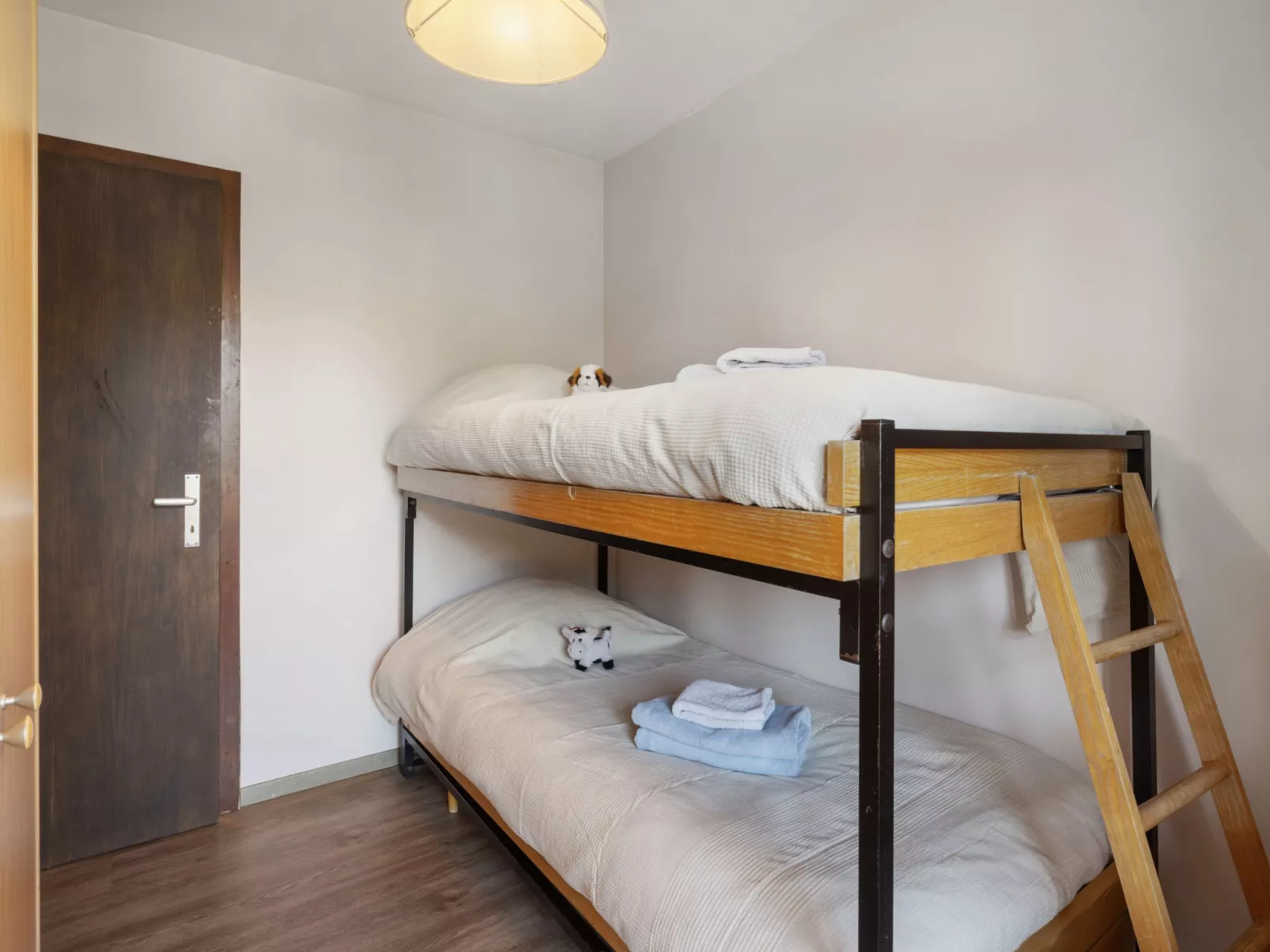 Cransalpin Apt. 11 / Secteur 1-Dedans