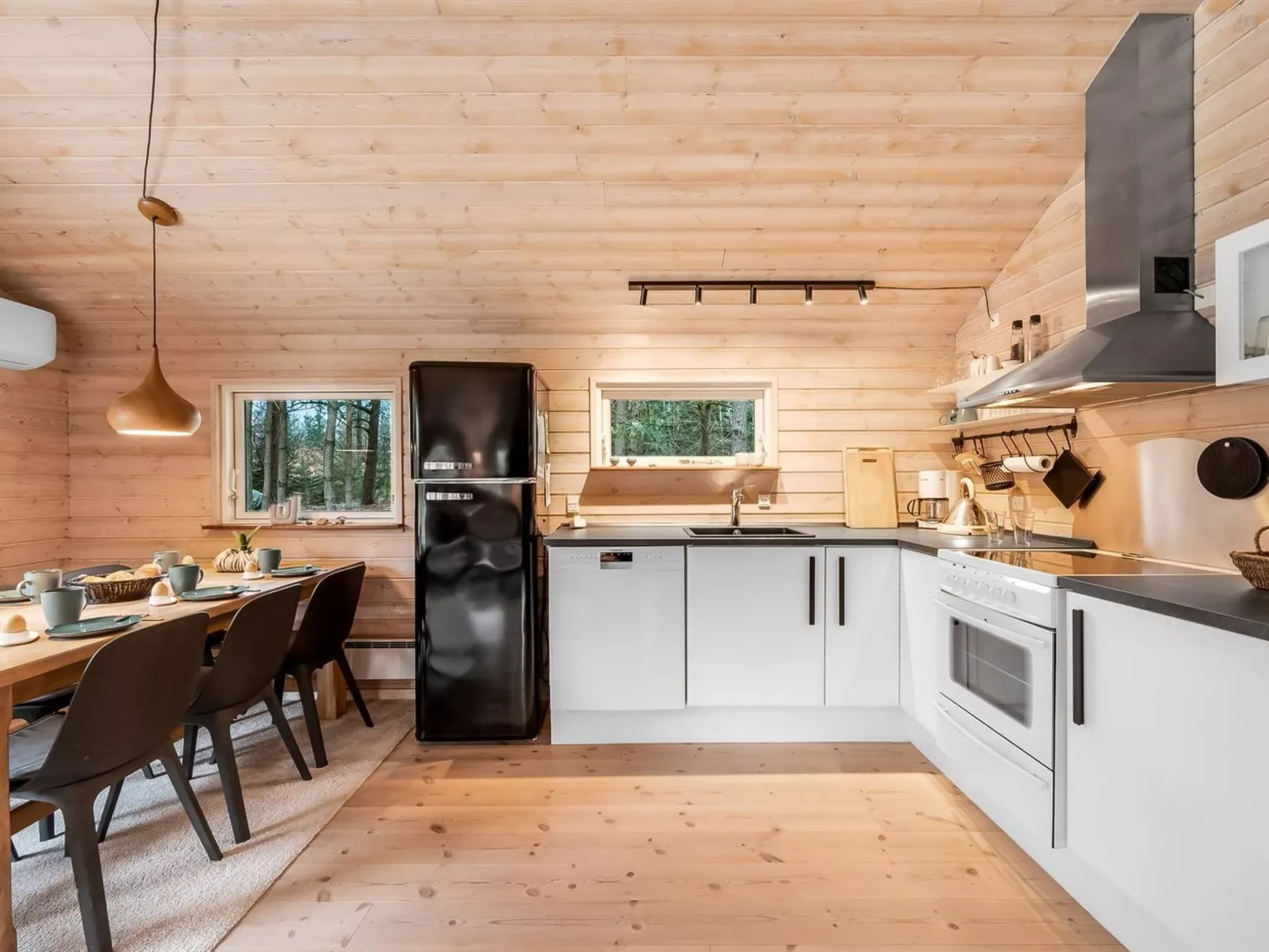 "Aman" - 700m to the fjord-Inside