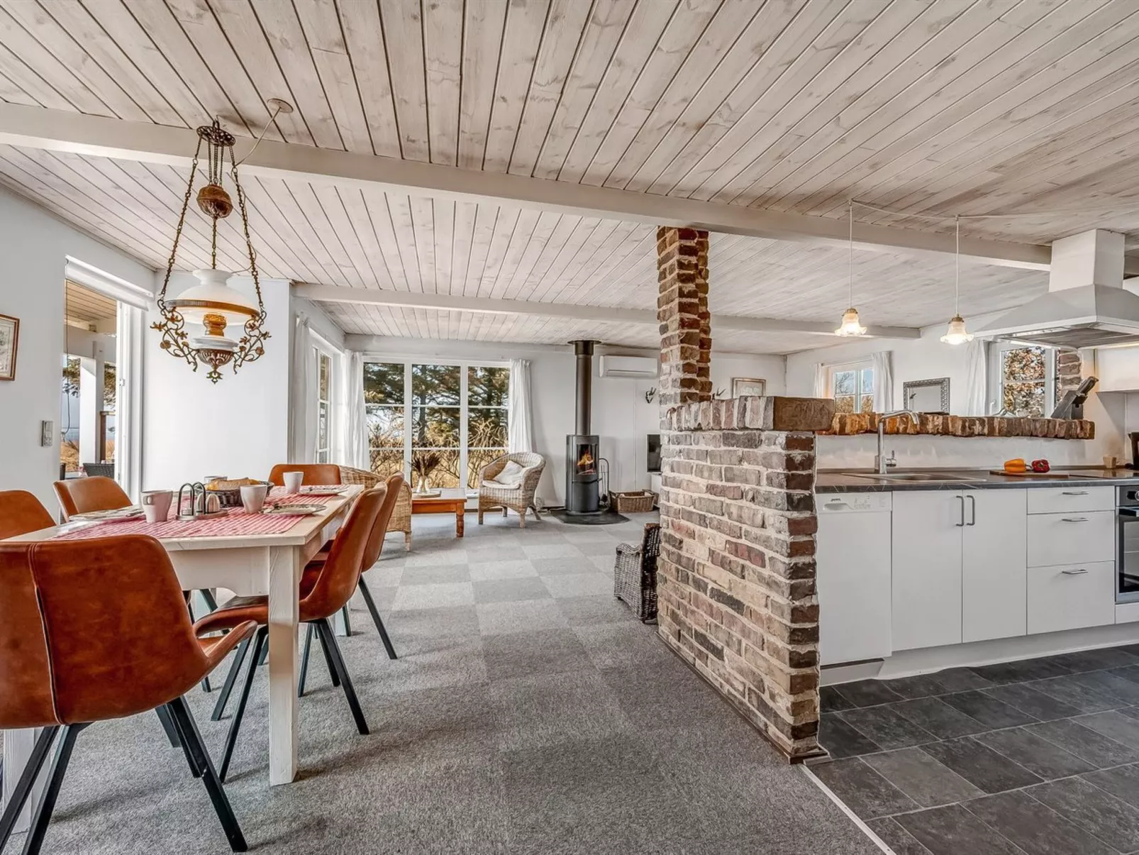 "Bjart" - 50m to the fjord-Dedans