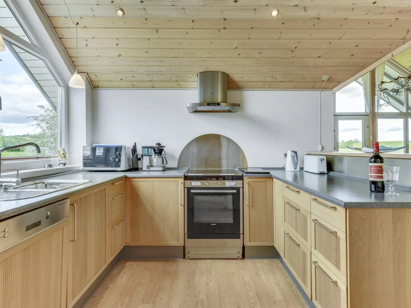 "Sigbritt" - 100m from the sea-Drinnen