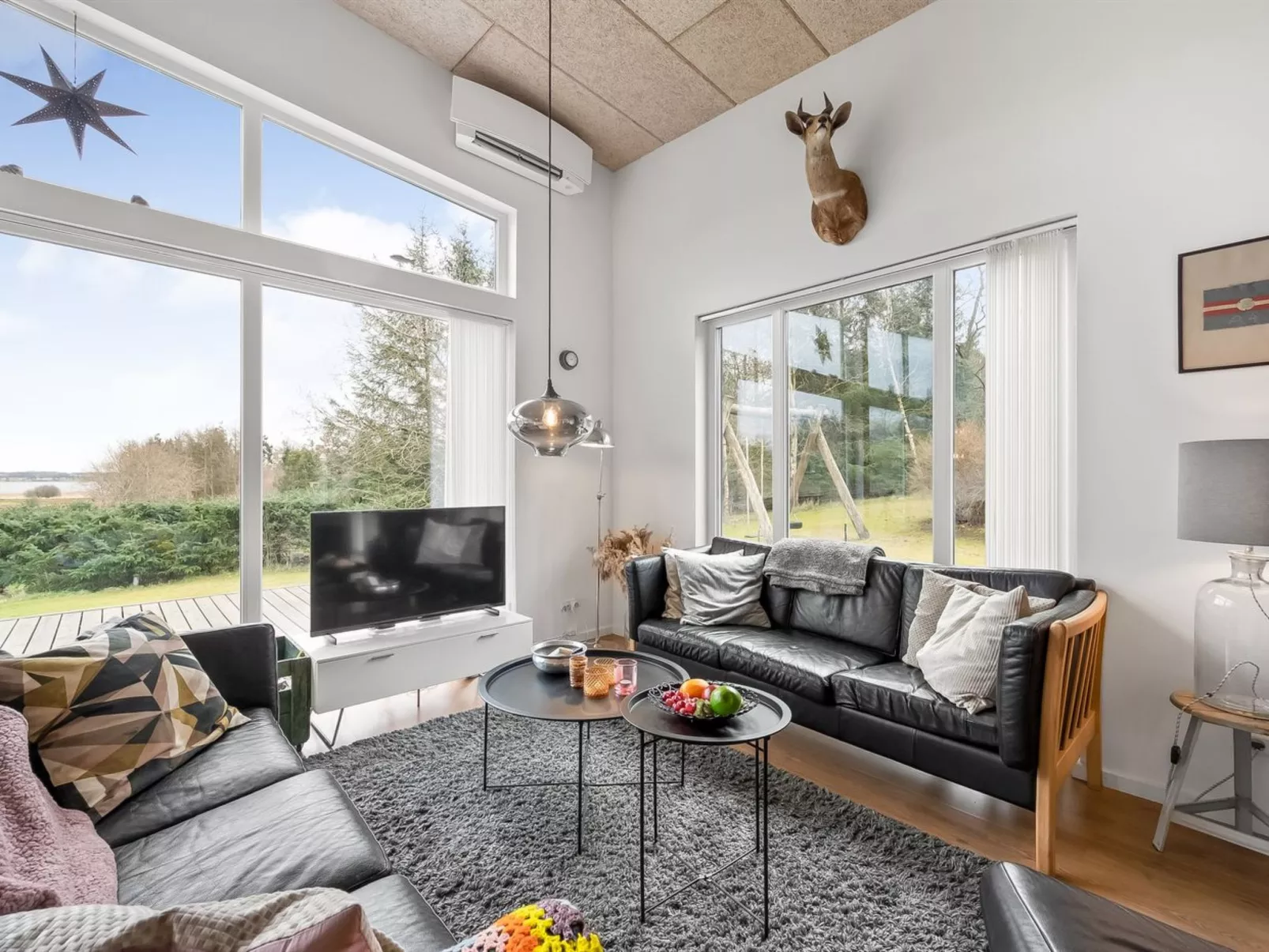 "Tenna" - 250m to the fjord-Inside