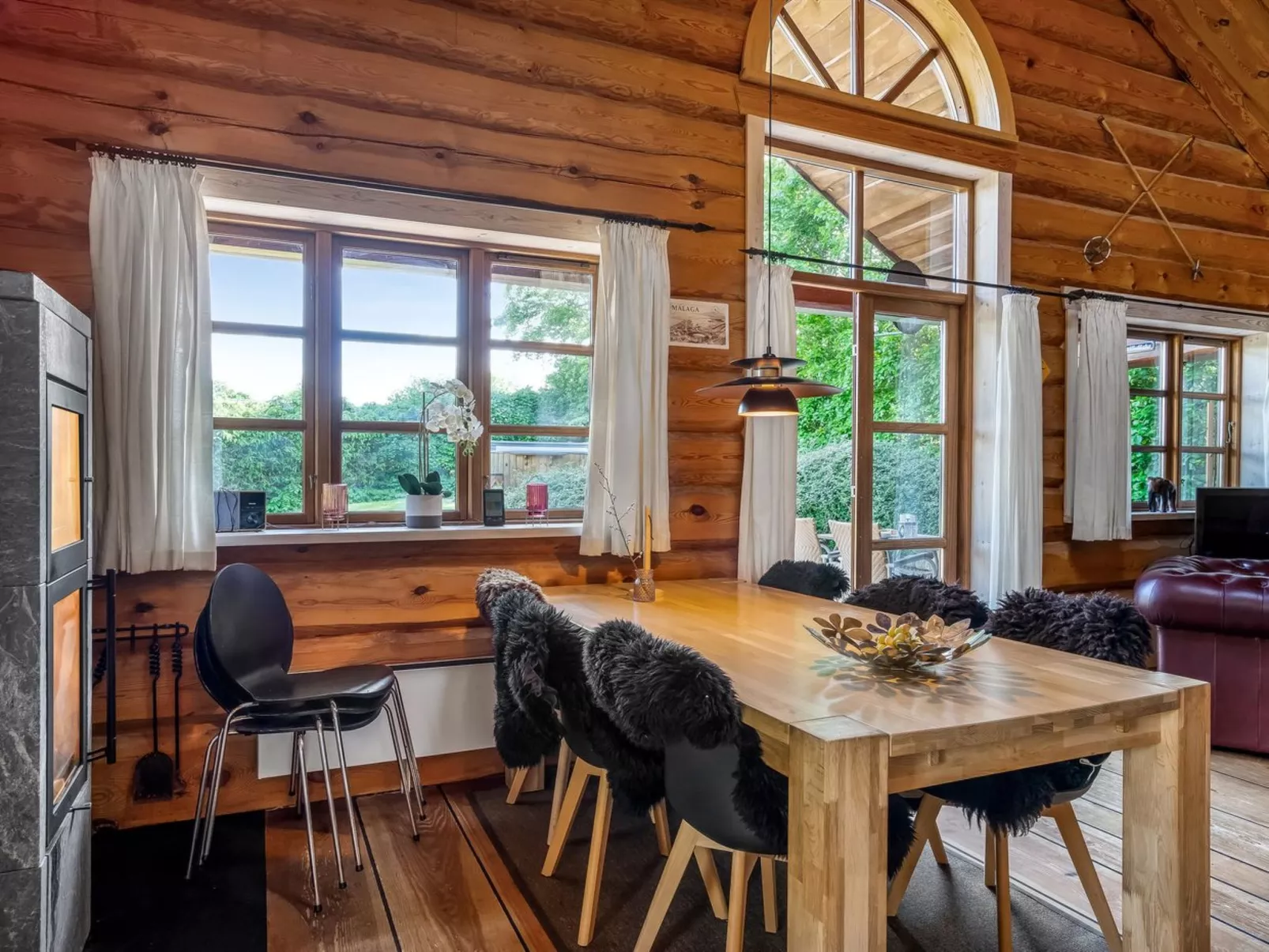 "Stamen" - 200m from the sea-Inside