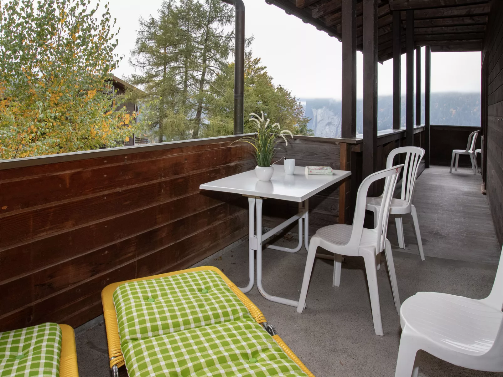 Helene Apt.Diana-Outside