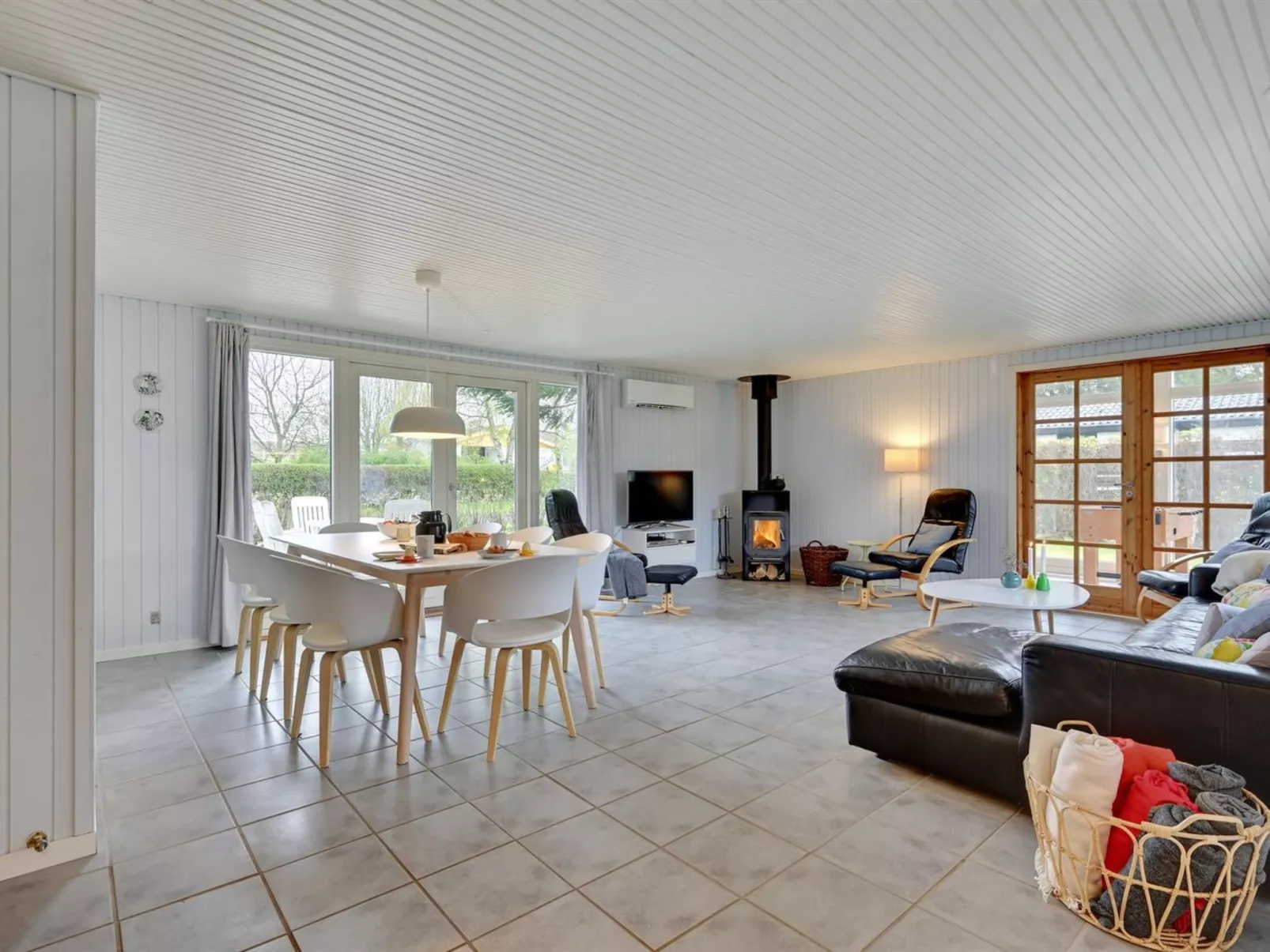 "Alrich" - 500m from the sea-Inside